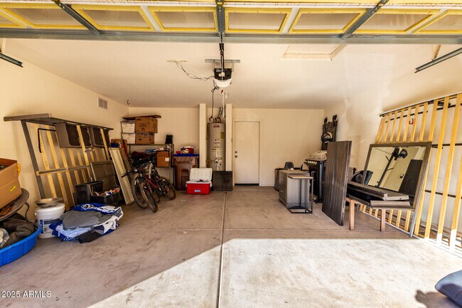 Building Photo - 3864 E Mine Shaft Rd