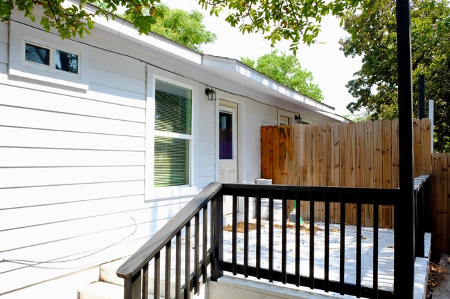 Building Photo - 1401 Marcus Pl
