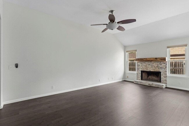 Building Photo - 13213 Villa Park Dr