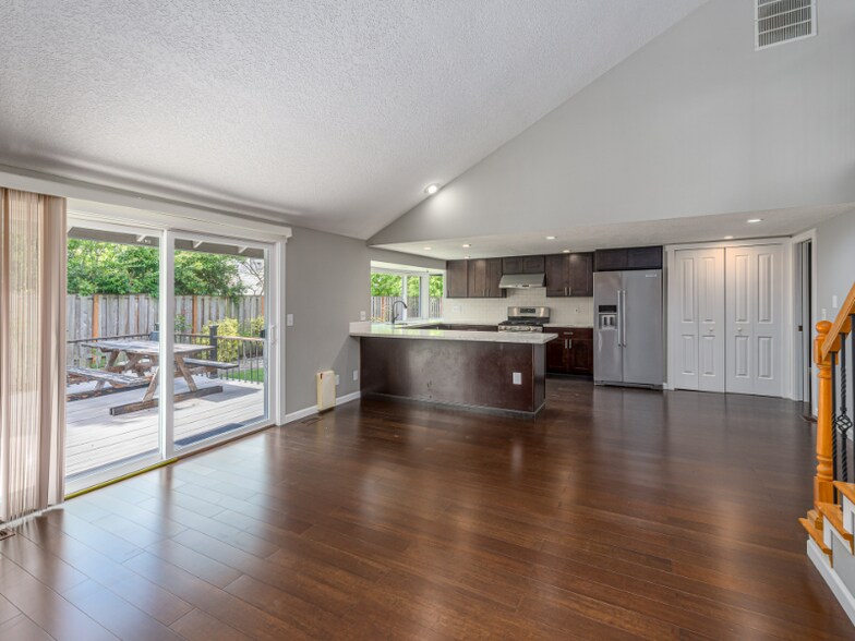 Building Photo - 16800 NW Coburg Ln