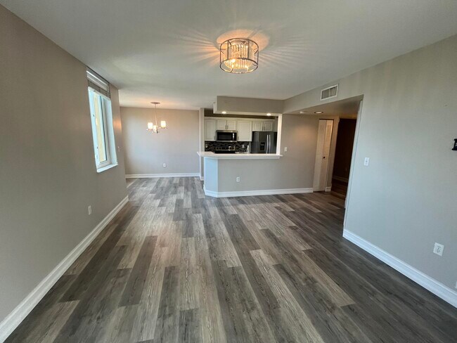 Building Photo - 1200 Scotia Dr