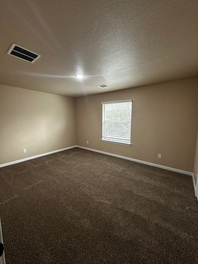 Building Photo - Spacious 5-Bedroom with Elegant Upgrades & Expansive Backyard in Trophy Ridge Subdivision