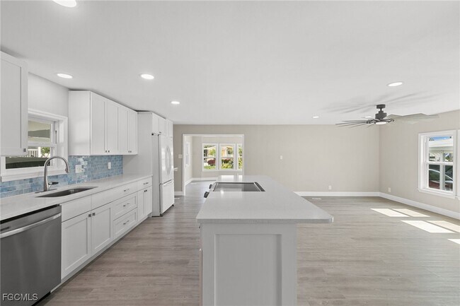 Building Photo - 57 San Remo Cir