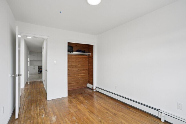 Building Photo - 342 Ogden Ave.