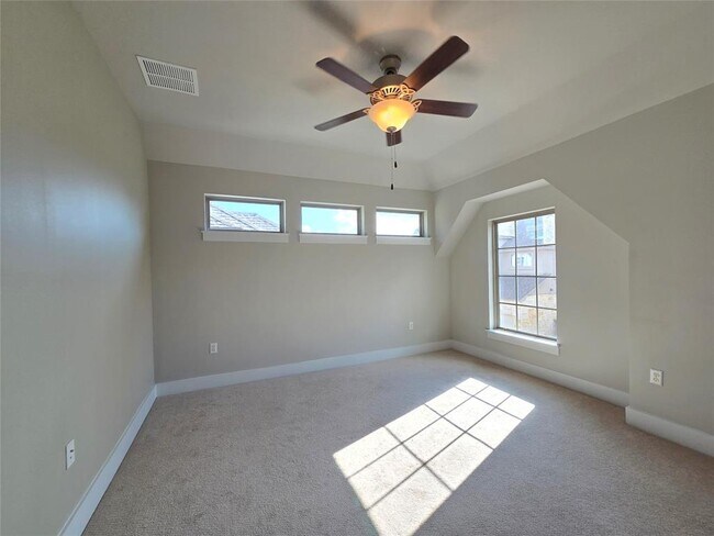 Building Photo - 13001 Hymeadow Dr