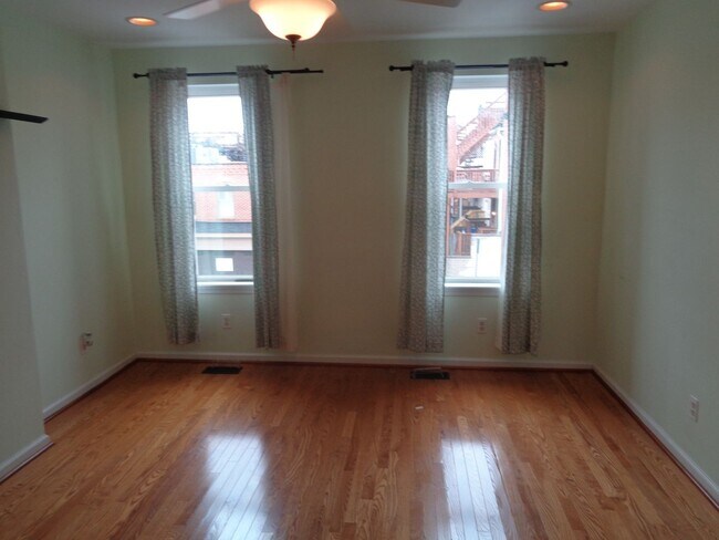 Building Photo - 2913 Fait Ave