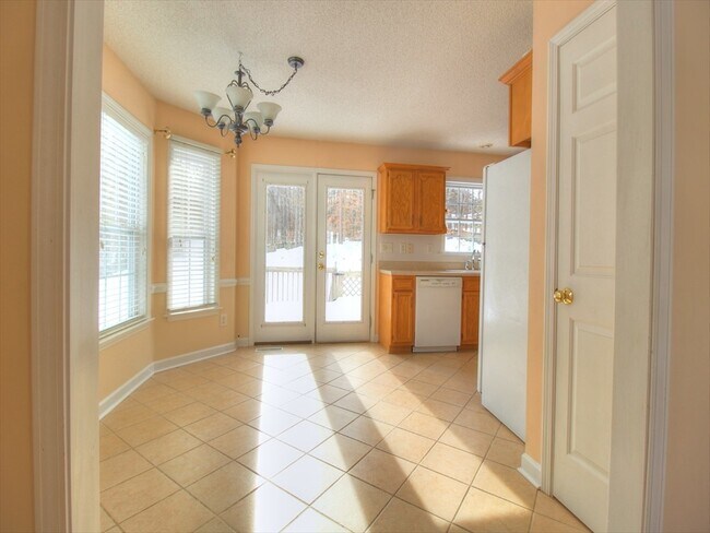 Building Photo - 940 Winterside Ln
