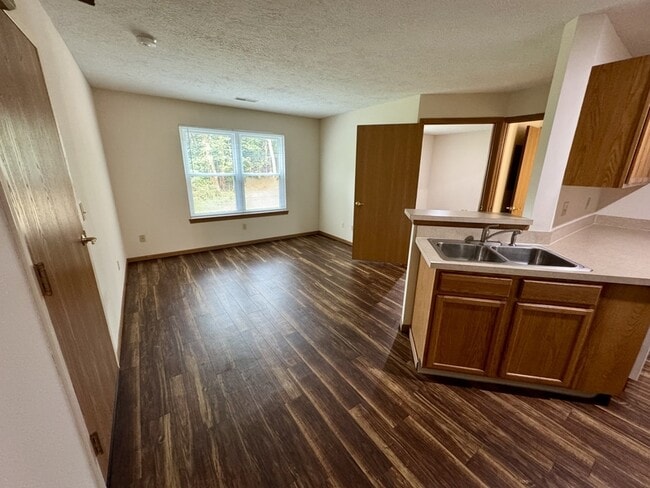 Building Photo - 426 Oakwood Ave