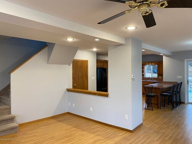Building Photo - 116 E Elm St