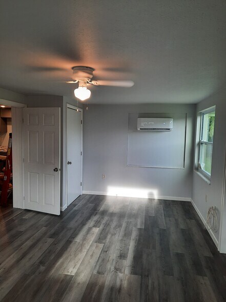 Bedroom - 4722 Fairway Dr S