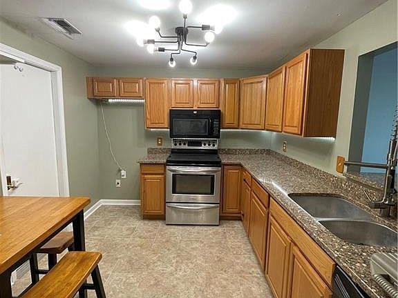 Building Photo - 2275 Nutmeg Ct