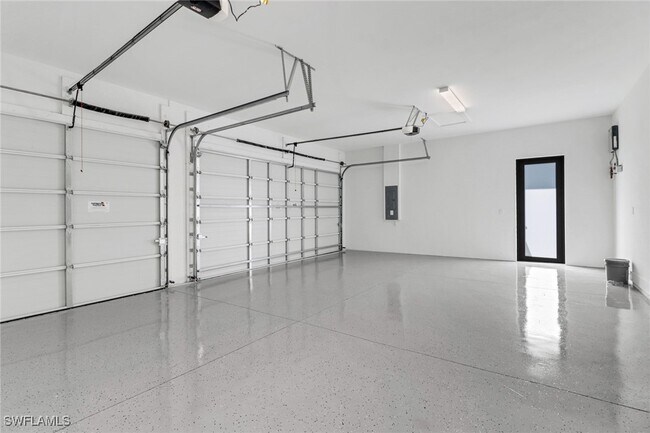 Building Photo - 739 23rd St SW