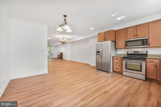 Building Photo - 2433 3rd St NE
