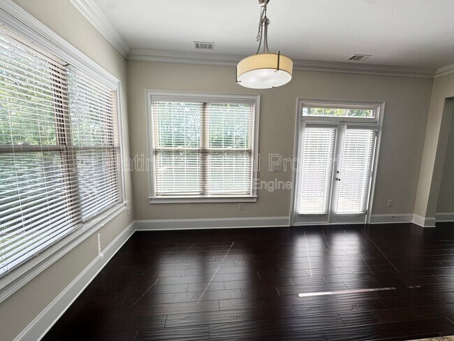 Building Photo - 3578 Strath Dr