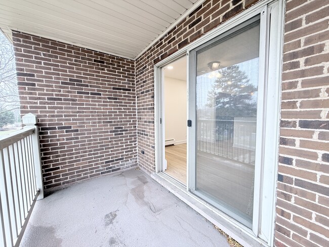 Building Photo - 460 N Wilke Rd