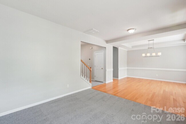 Building Photo - 14417 Laurel Tree Ln