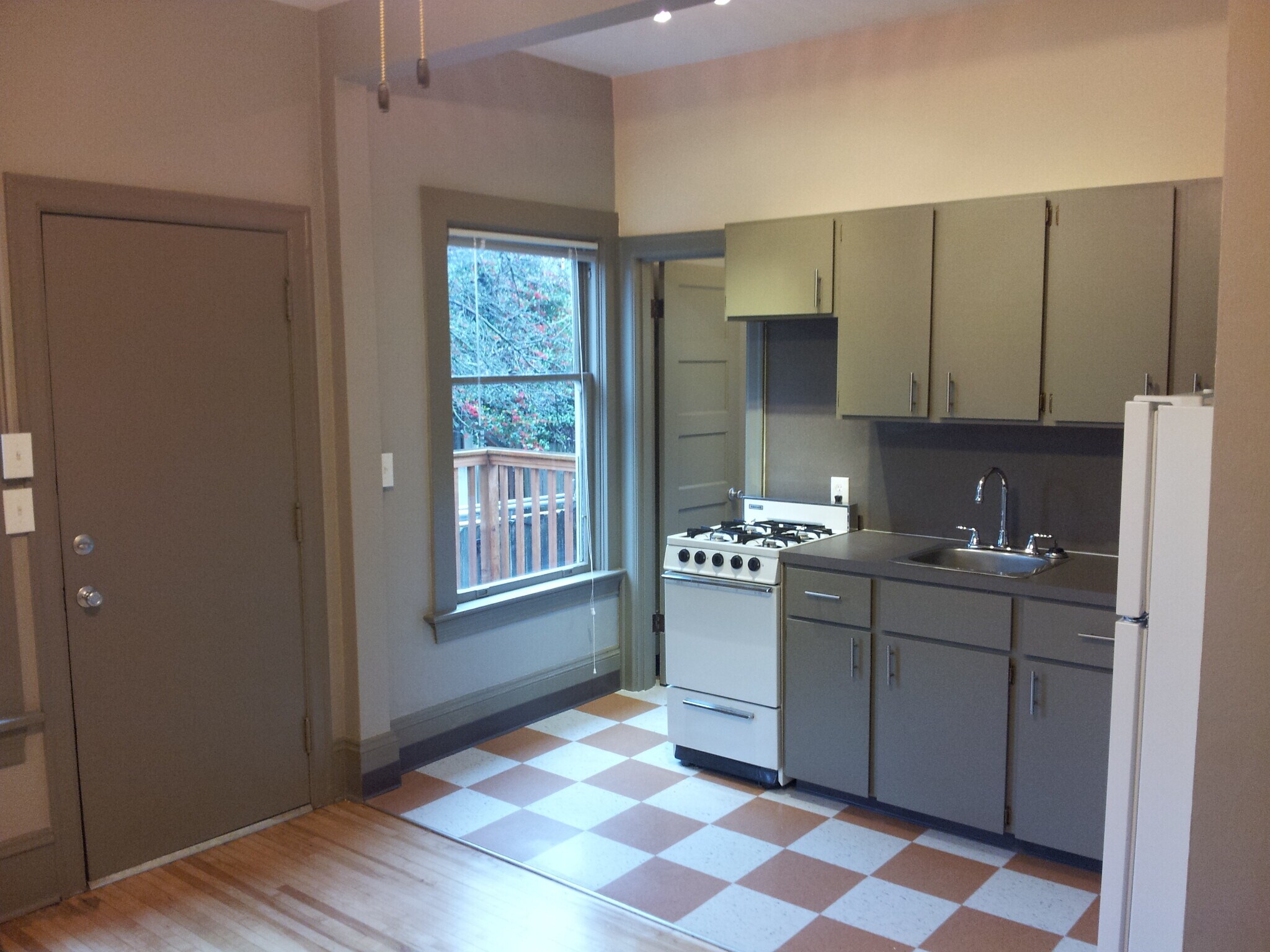 Kitchen - 2222 NW Irving St