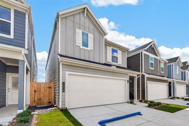 Building Photo - 3538 Lovebird Ln