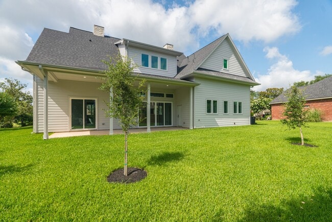 Building Photo - 624 Edgewood Dr