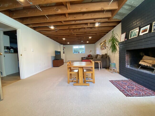Building Photo - 4051 38th Ave SW