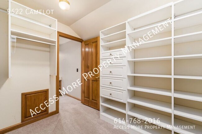 Building Photo - SPACIOUS & GRAND HOME IN PICKERINGTON!