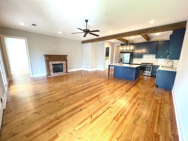 Building Photo - 3BR/3BA For Rent