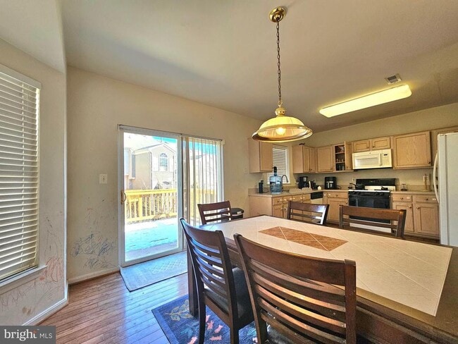 Building Photo - 7427 Ardglass Ct
