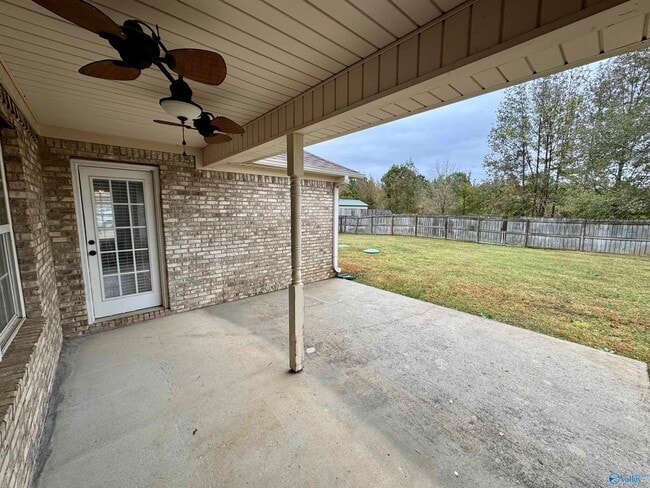 Building Photo - 113 Edgebrook Dr