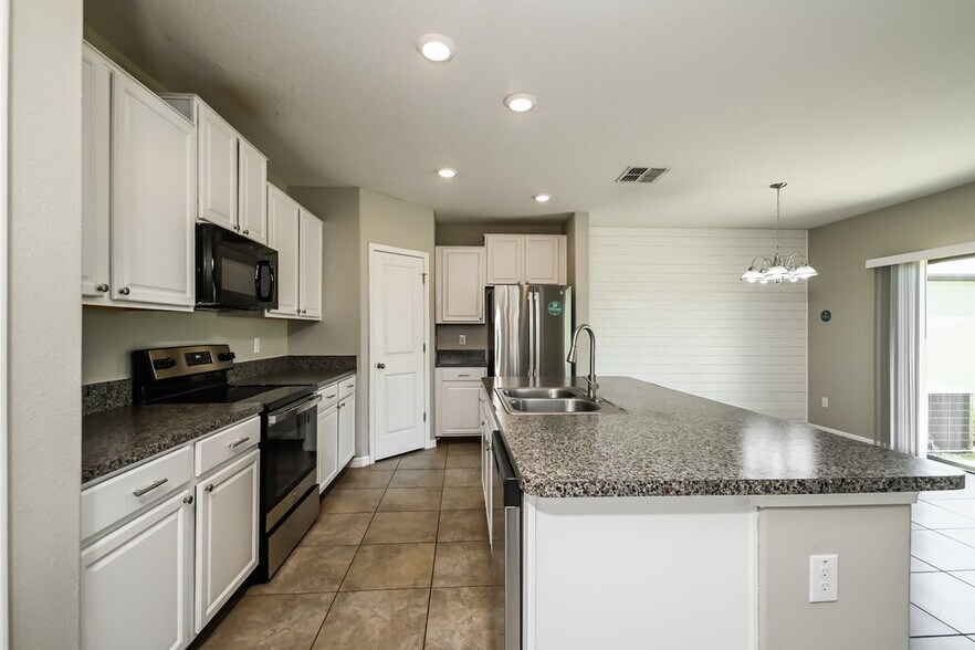 Building Photo - 7311 Ozello Trail Ave