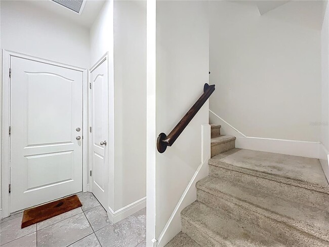 Building Photo - 561 Scotia Pl