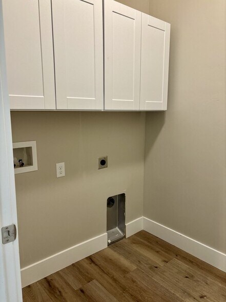 Building Photo - 697 W 660 S