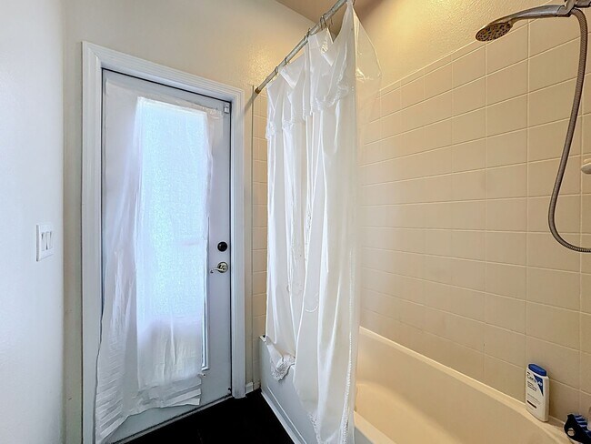 Building Photo - A home built for living well: 4Bedrooms/3Baths sophisticated home in Fells Cove!