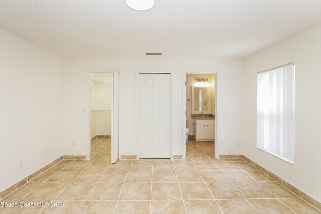 Building Photo - 502 Whitehall Ave SW