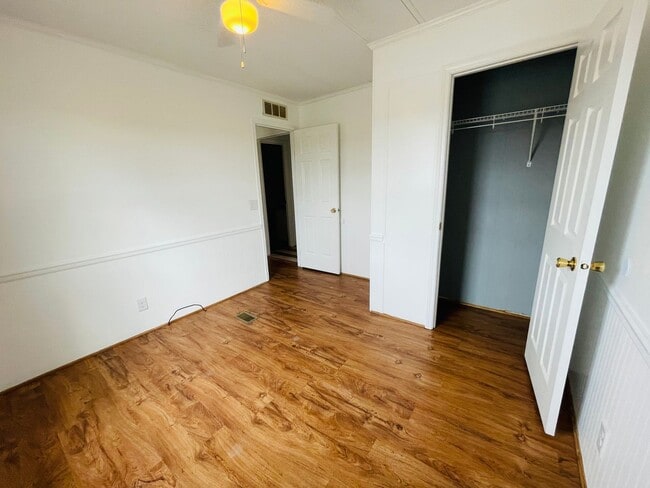 Building Photo - 3 BR, 2 BA doublewide in Pikeville school district