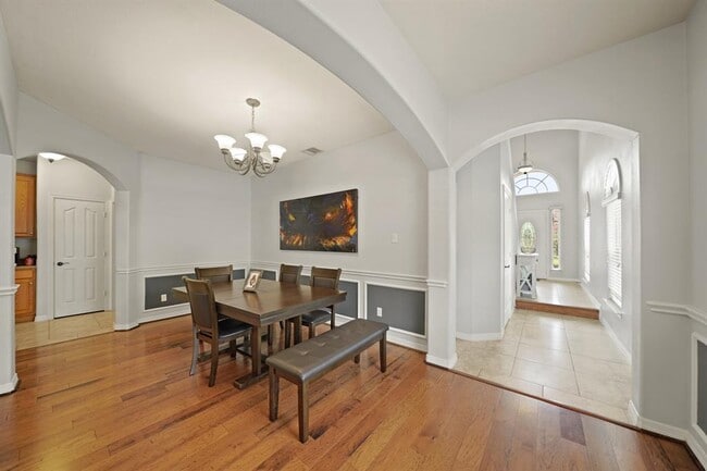 Building Photo - 6426 E Linpar Ct