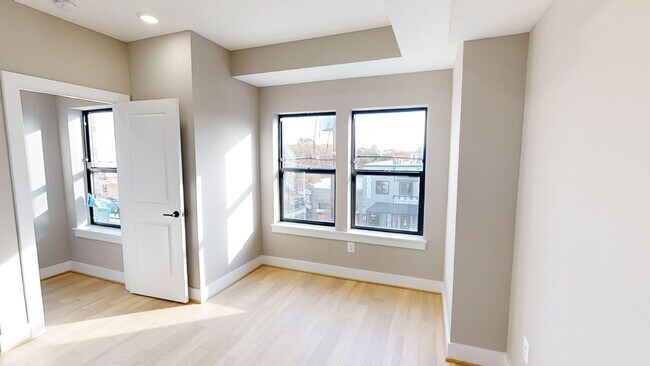Primary Photo - 505 Kennedy St NW