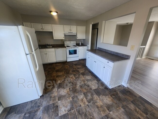 Building Photo - 1700 Cimmaron Trail