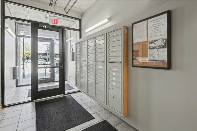 Building Photo - Condo - $1900 Rent - 2 bed