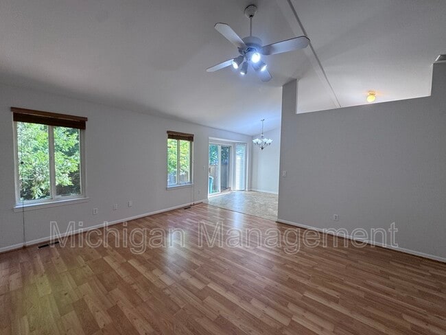 Building Photo - 173 Algansee Dr