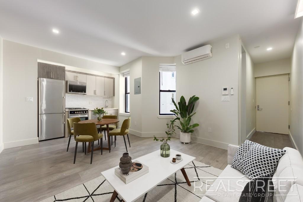 Building Photo - Modern 2 Bed in Park Slope