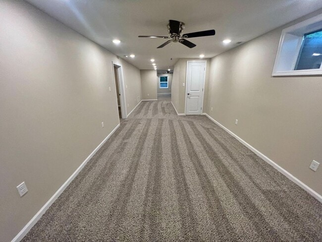 Building Photo - Great 4 Bed 3 Bath House In Parkade!