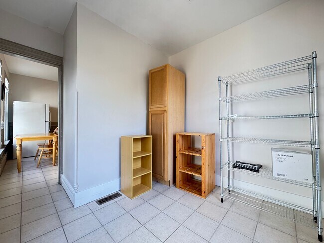 Building Photo - 22 Tilton St