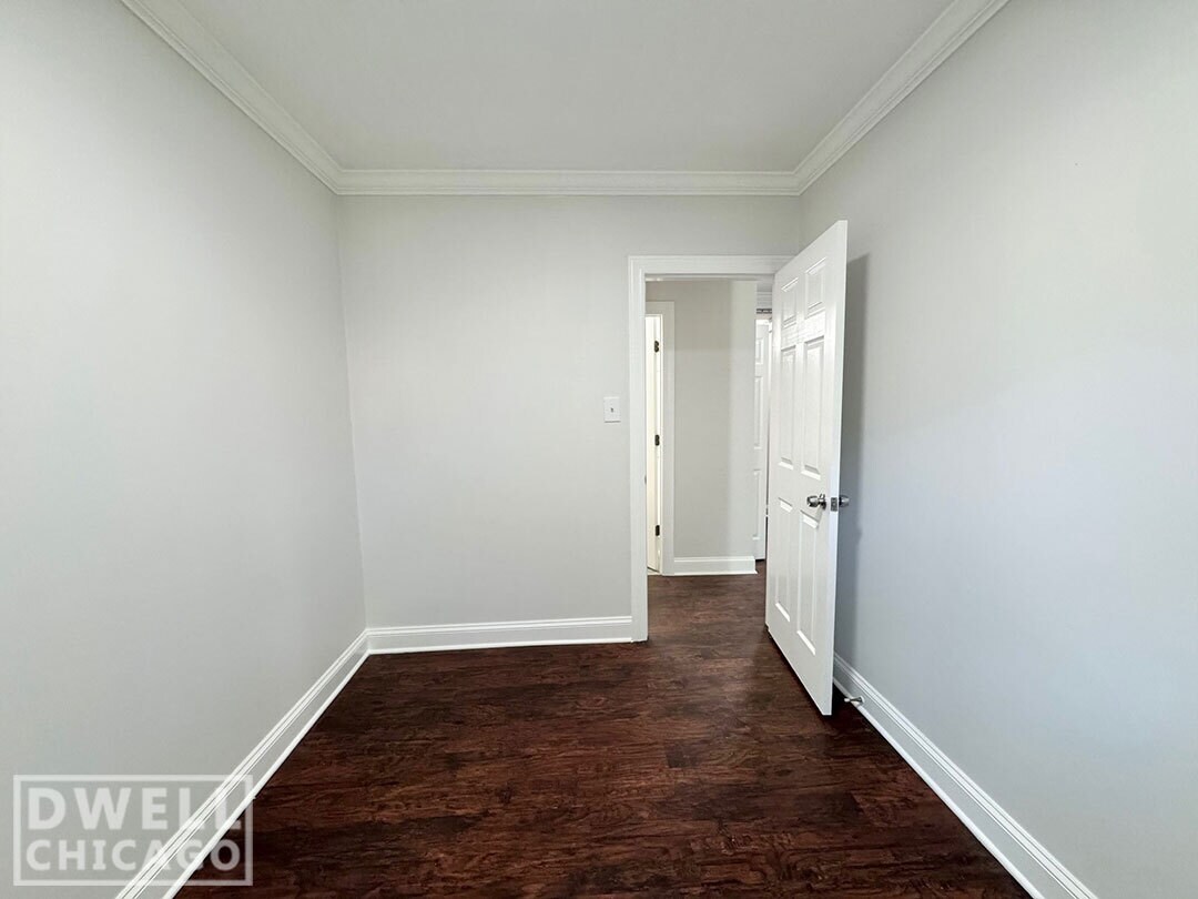 Building Photo - 2125 W Giddings St