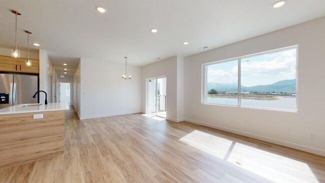 Building Photo - 1266 Sawmill Blvd