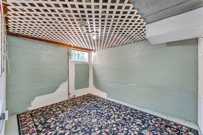 Building Photo - 760 Marsh Ave