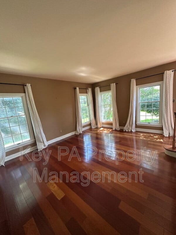 Building Photo - 16 Brookhollow Dr