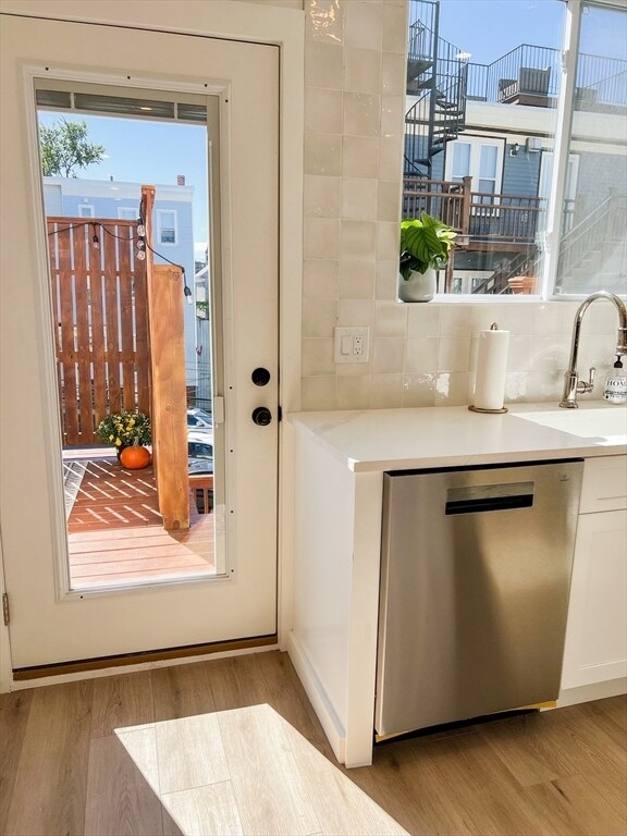 Building Photo - 285 W 5th St