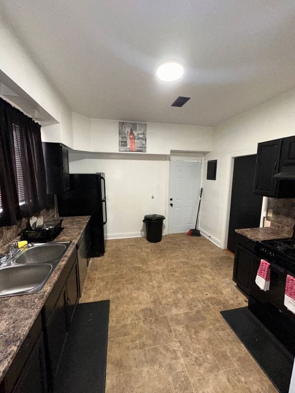 Building Photo - 1131 Eastview St