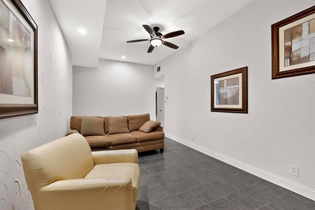 Building Photo - 213 Scenic Dr