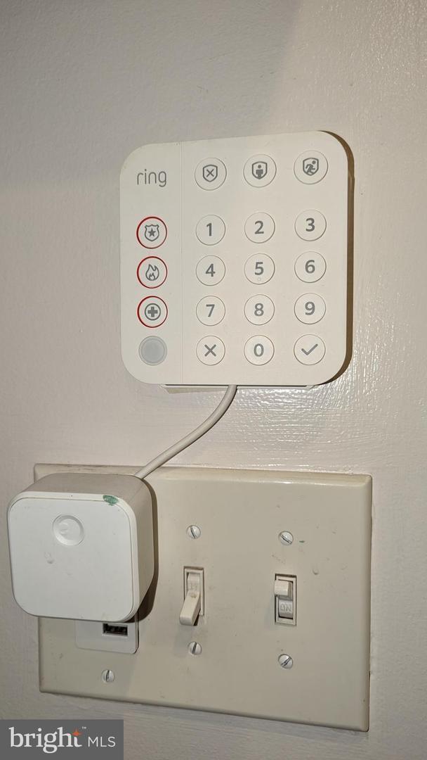 Building Photo - 124 W Hamburg St